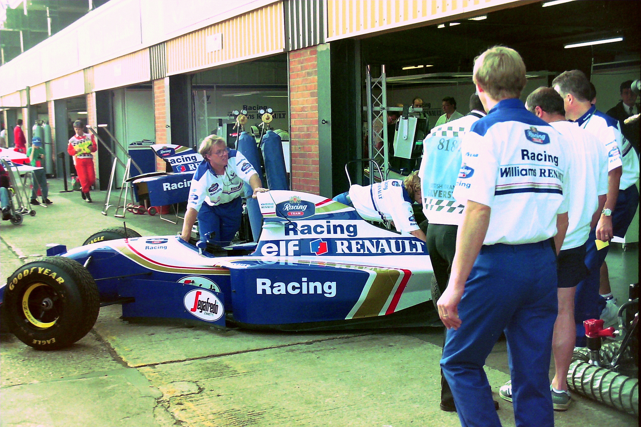 Pourquoi dit-on « Grand Prix » en Formule 1 ?