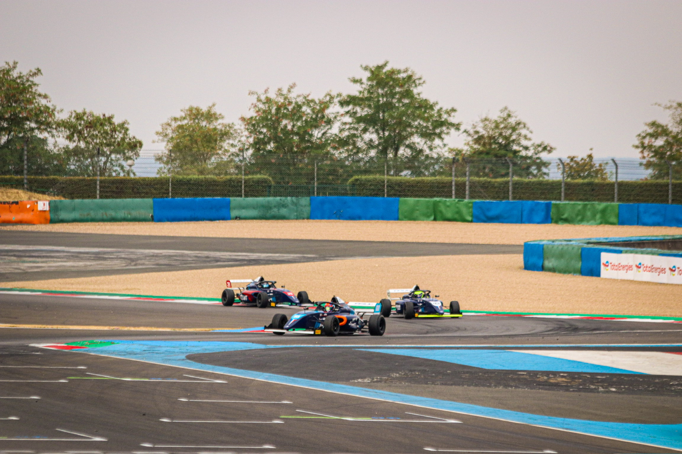 FFSA F4 à Magny Cours : victoire du leader du championnat